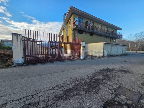 locale commerciale in vendita a Rosta