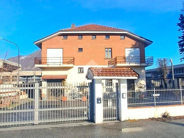 locale commerciale in vendita a Rosta