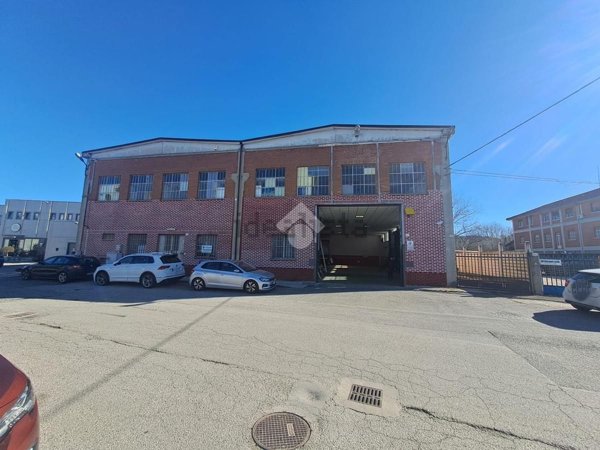 locale commerciale in vendita a Rosta