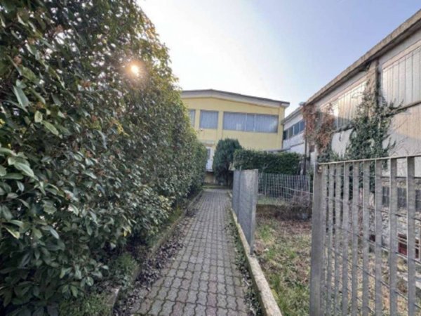 locale commerciale in vendita a Rosta