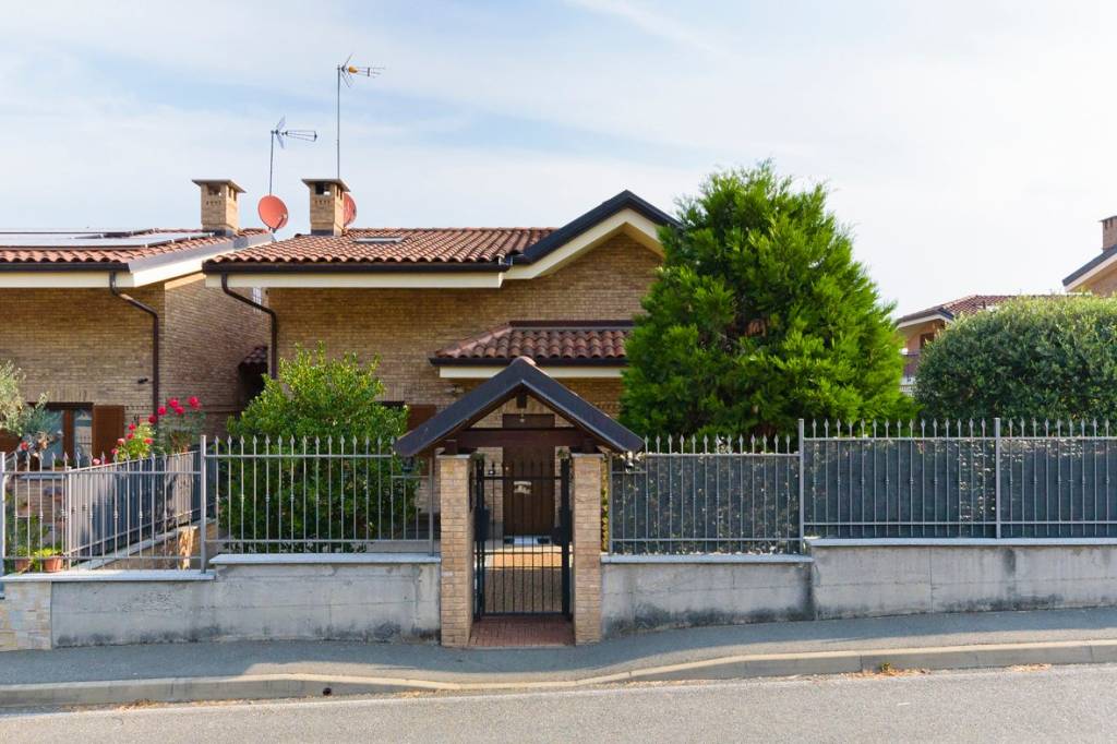 casa indipendente in vendita a Rosta
