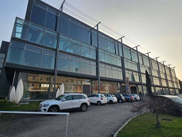 negozio in vendita a Rosta