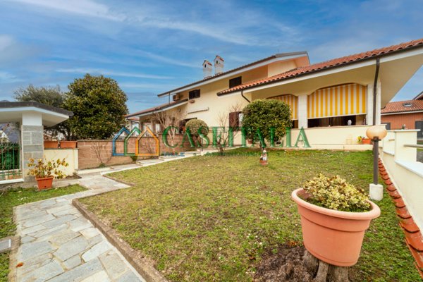 casa indipendente in vendita a Rosta