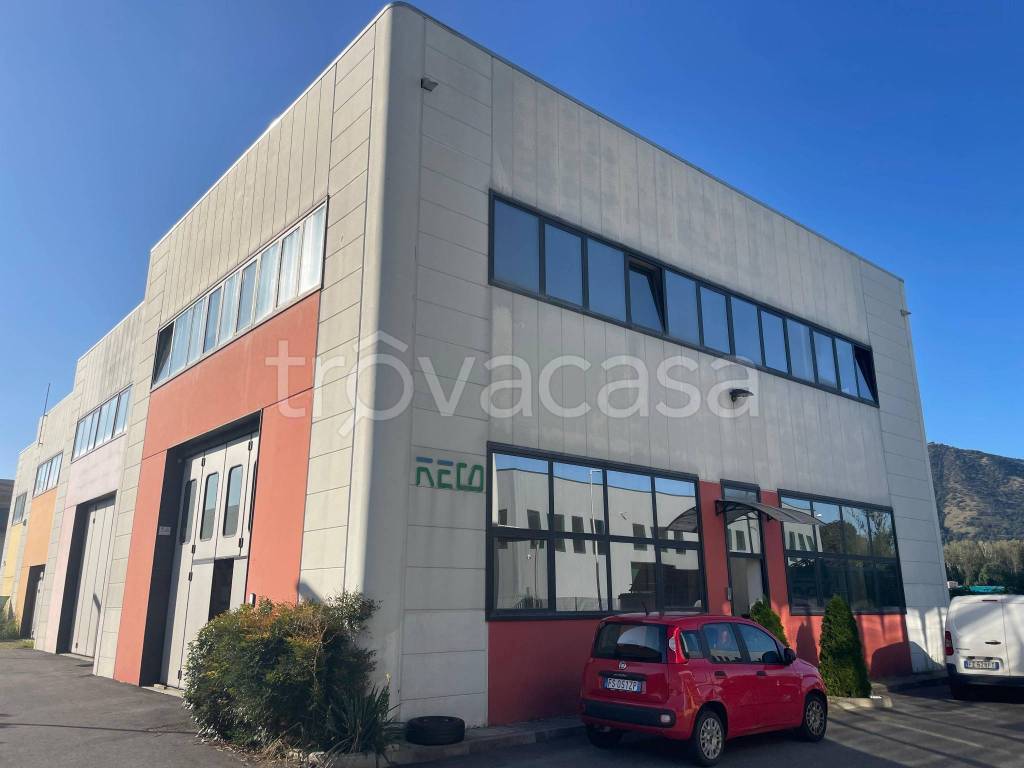locale commerciale in vendita a Rosta