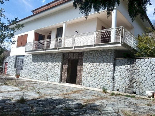 casa indipendente in vendita a Rubiana