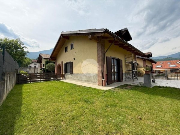 casa indipendente in vendita a Rubiana