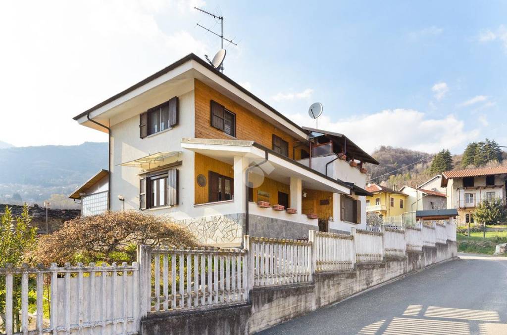 casa indipendente in vendita a Rubiana