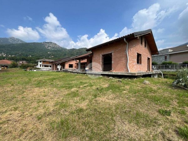 casa indipendente in vendita a Rubiana