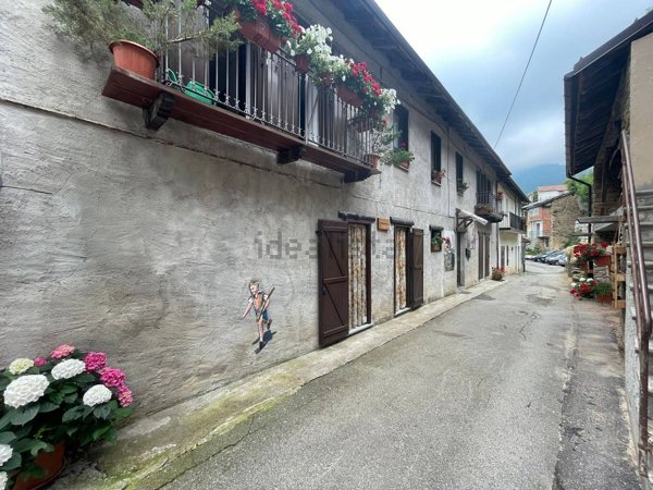 appartamento in vendita a Rubiana in zona Mompellato