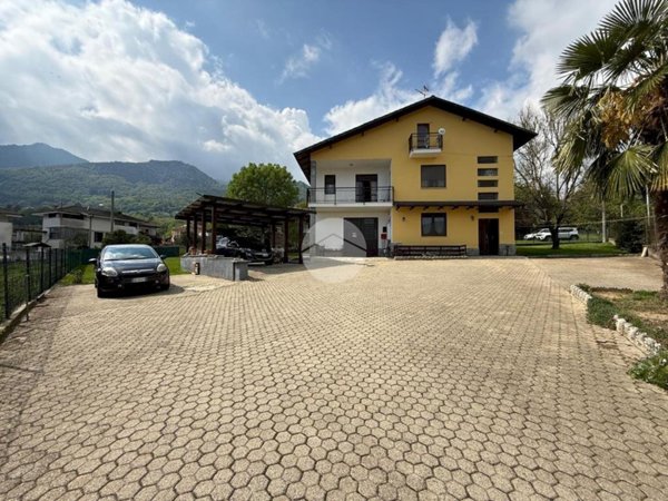casa indipendente in vendita a Rubiana