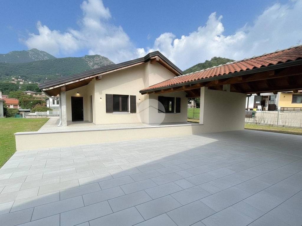 casa indipendente in vendita a Rubiana