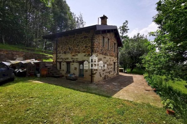 casa indipendente in vendita a Rueglio