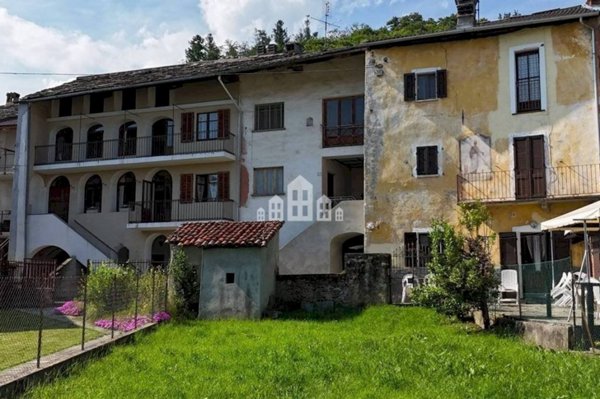 casa semindipendente in vendita a Rueglio