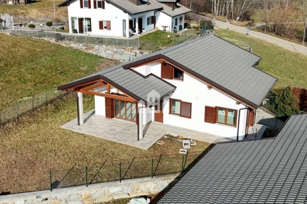 casa indipendente in vendita a Rueglio