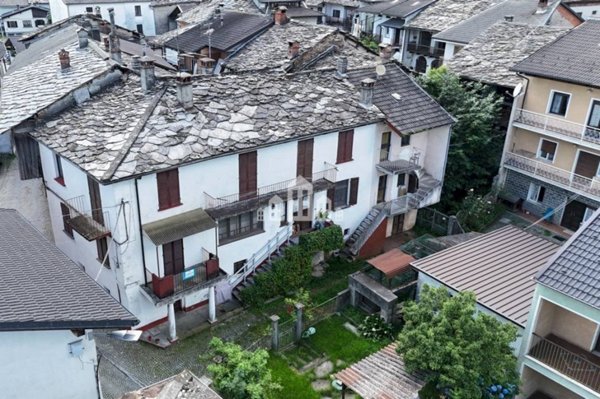 casa indipendente in vendita a Rueglio