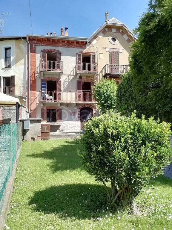 casa indipendente in vendita a Rueglio
