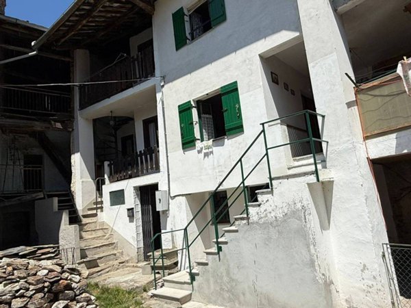 casa indipendente in vendita a Rueglio