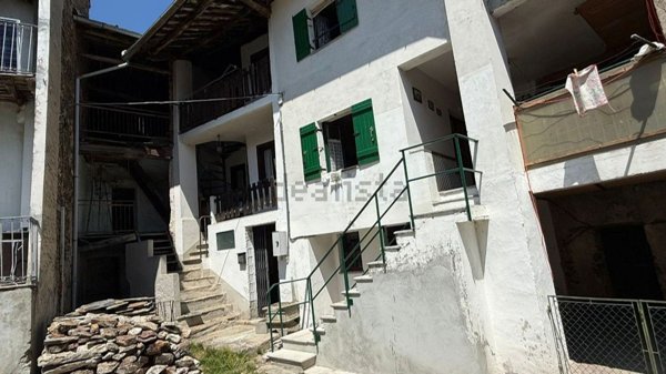 appartamento in vendita a Rueglio