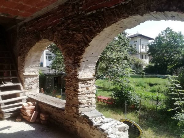 casa indipendente in vendita a Rueglio