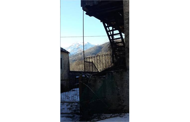 casa indipendente in vendita a Rueglio