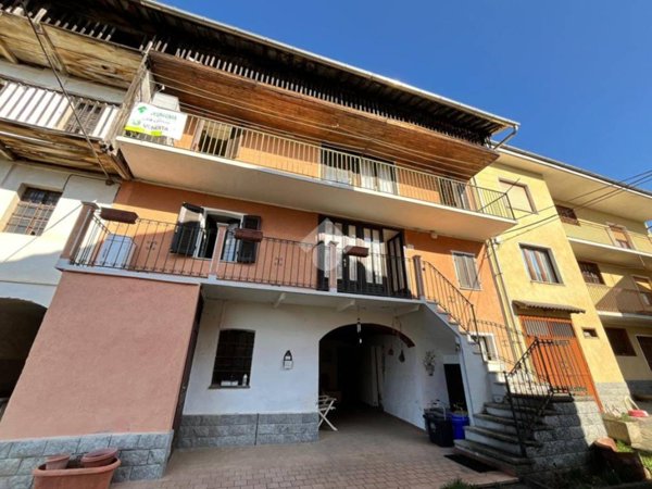 casa indipendente in vendita a Rueglio