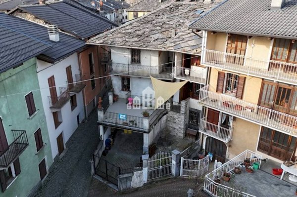 casa indipendente in vendita a Rueglio