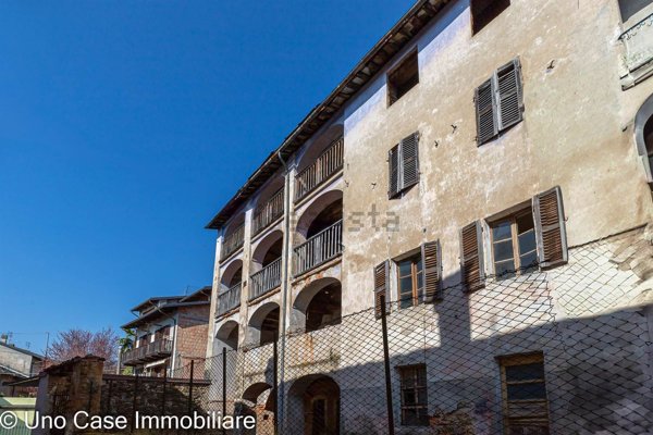 pentavano in vendita a Rueglio