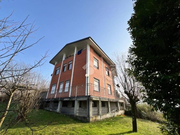 intera palazzina in vendita a Rueglio