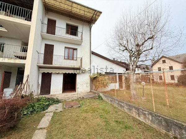 casa semindipendente in vendita a Rueglio