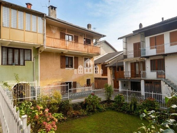 casa indipendente in vendita a Rueglio