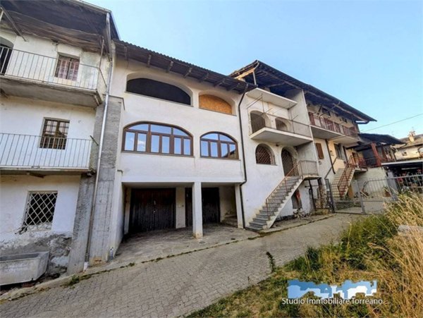 casa semindipendente in vendita a Rueglio