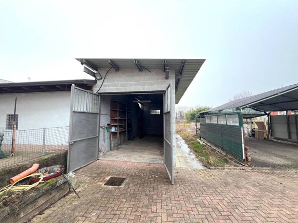 locale di sgombero in vendita a Salassa