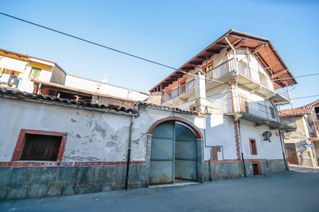 casa semindipendente in vendita a Salassa