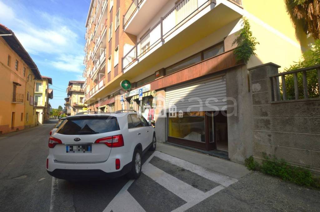locale commerciale in vendita a Salassa