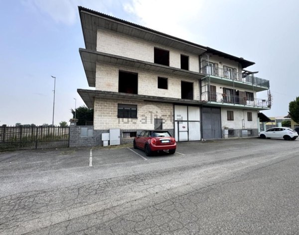 capannone in vendita a Salassa