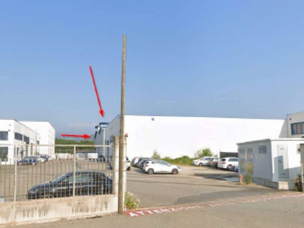 locale commerciale in vendita a Salassa