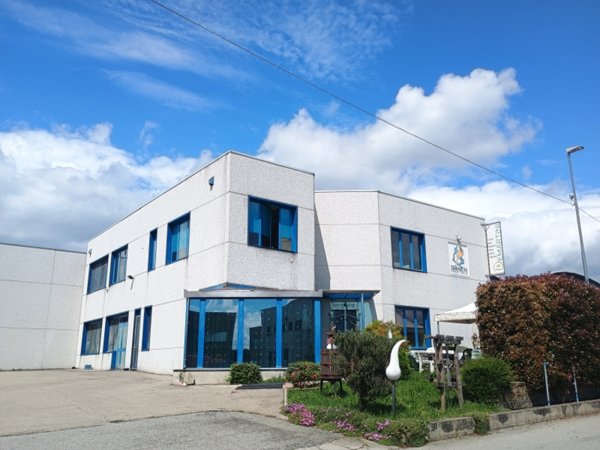 negozio in vendita a Salassa