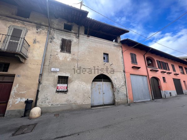 casale in vendita a Salassa in zona Cascina Fenale