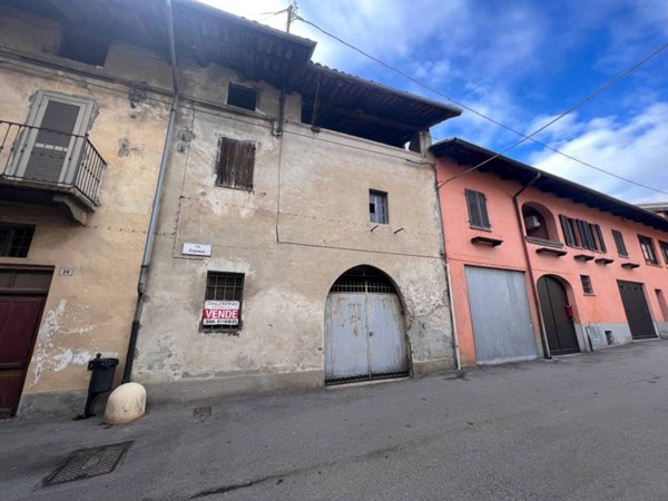 casale in vendita a Salassa in zona Cascina Fenale