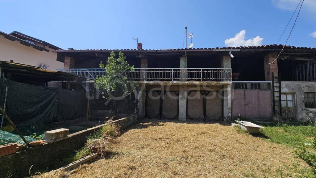 locale commerciale in vendita a Salassa in zona Cascina Fenale