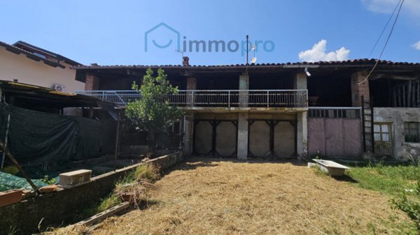 locale commerciale in vendita a Salassa in zona Cascina Fenale