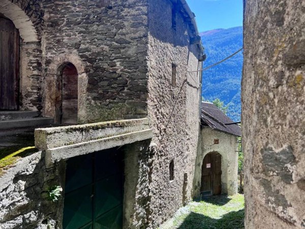 casale in vendita a Salbertrand in zona Eclause