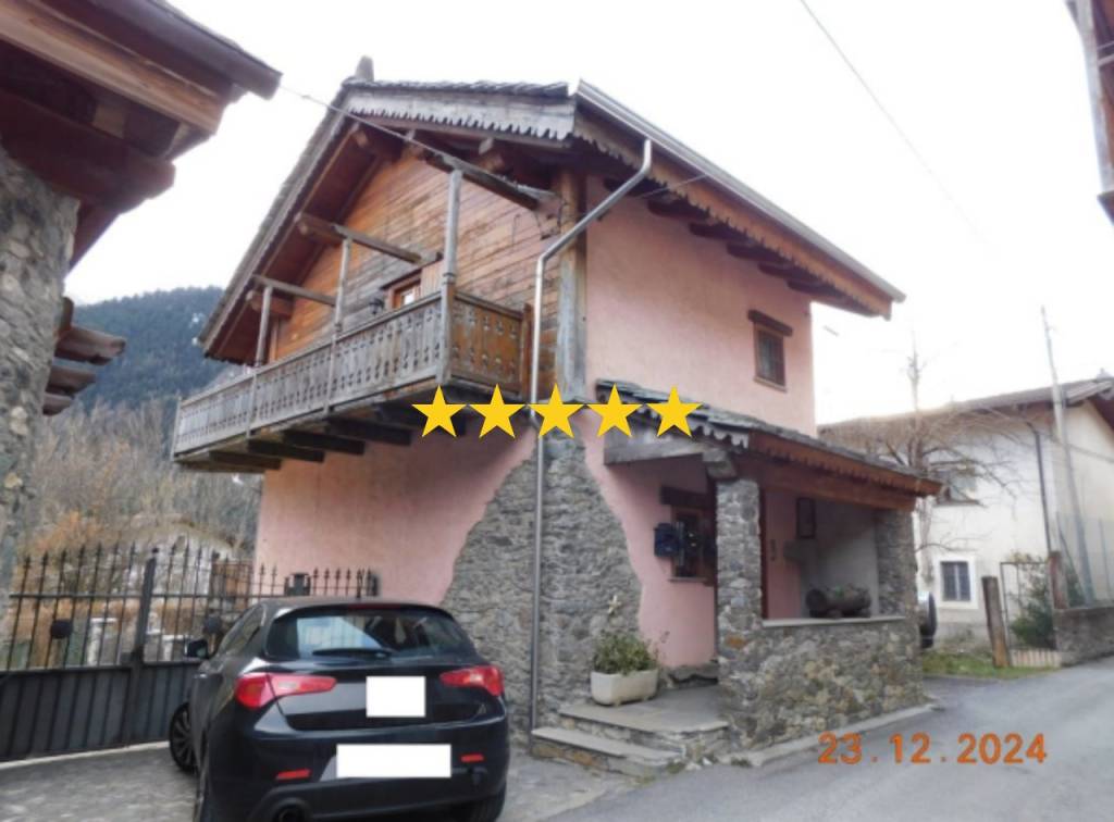 casa indipendente in vendita a Salbertrand in zona Oulme
