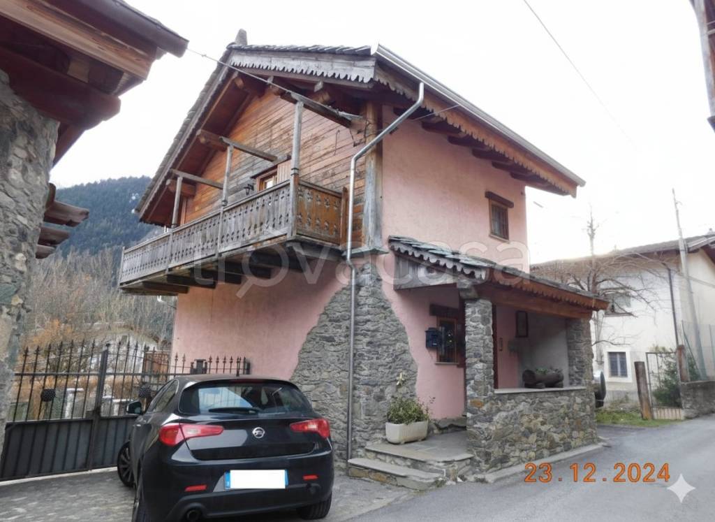 appartamento in vendita a Salbertrand in zona Oulme