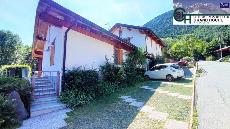 appartamento in vendita a Salbertrand in zona Oulme