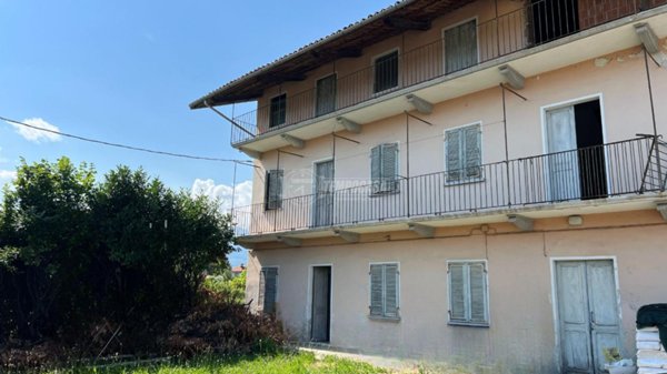 casa indipendente in vendita a Salerano Canavese