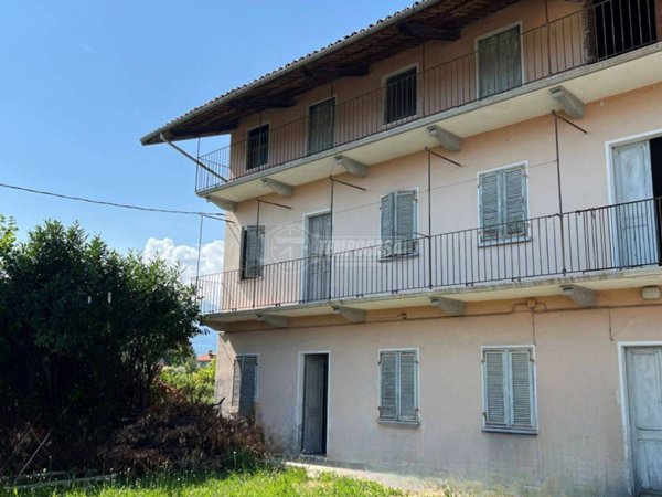 casa indipendente in vendita a Salerano Canavese