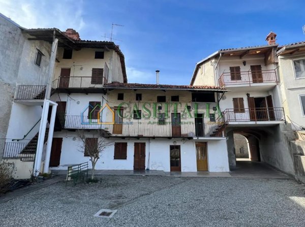casa indipendente in vendita a Salerano Canavese