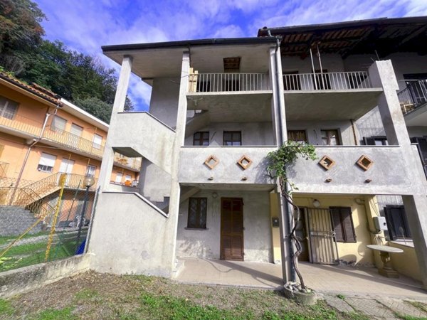 casa semindipendente in vendita a Salerano Canavese