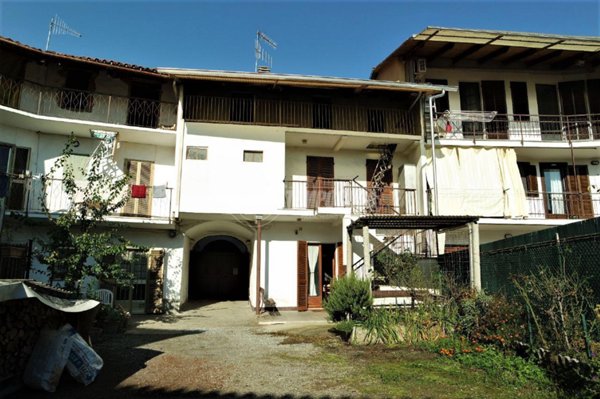 casa indipendente in vendita a Salerano Canavese